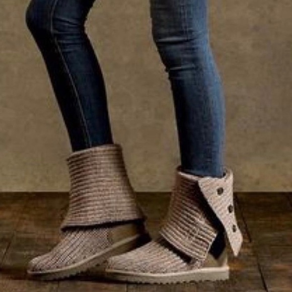 UGG Shoes - Ugg classic cardy gray sweater boots